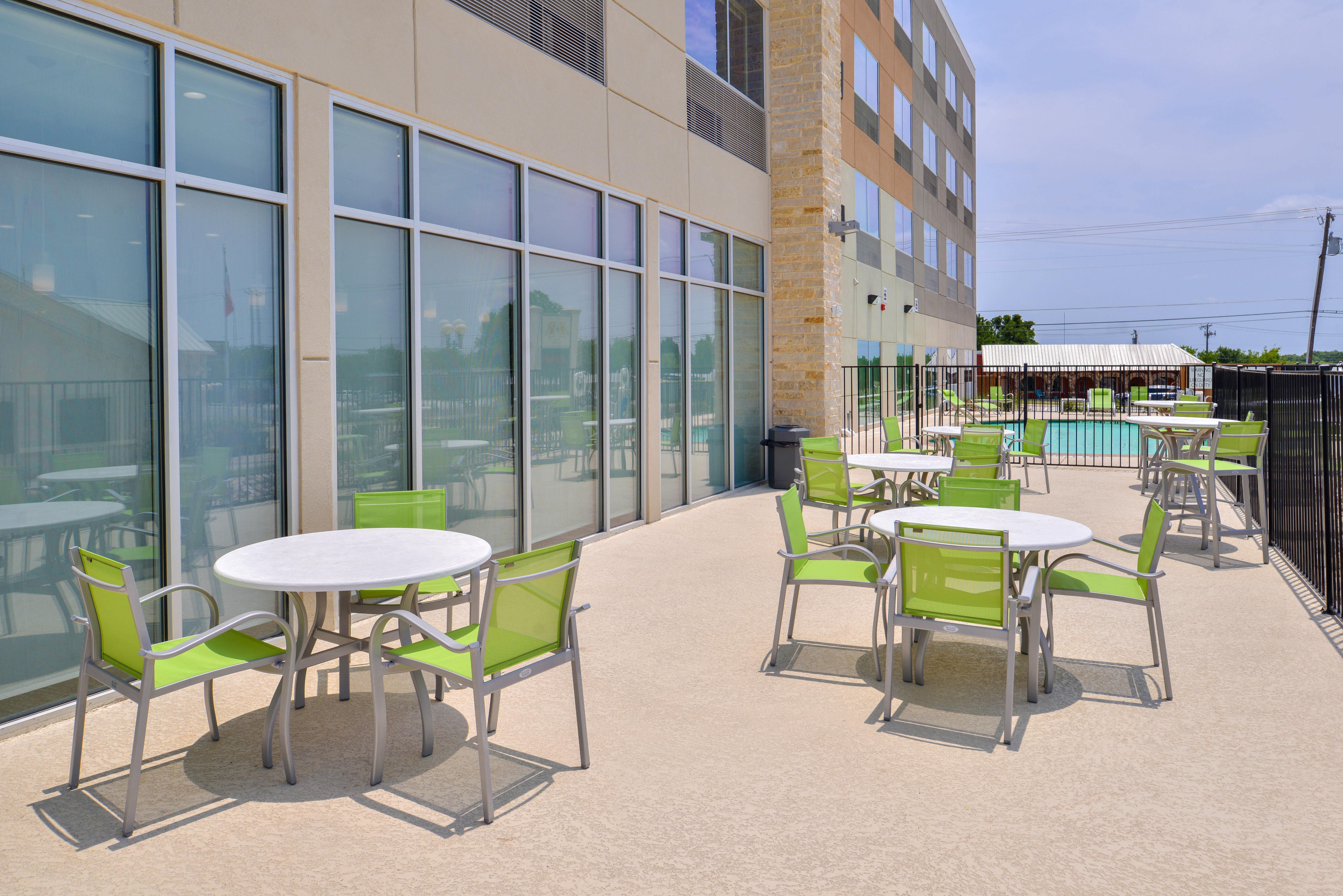 Holiday Inn Express - Early By Ihg Eksteriør bilde