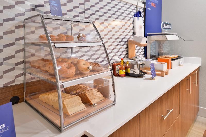 Holiday Inn Express - Early By Ihg Eksteriør bilde